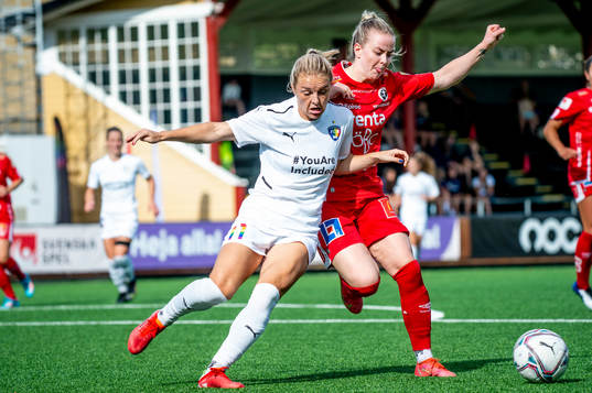 Rosengårds Mimmi Larsson och Örebros Berglind Ros