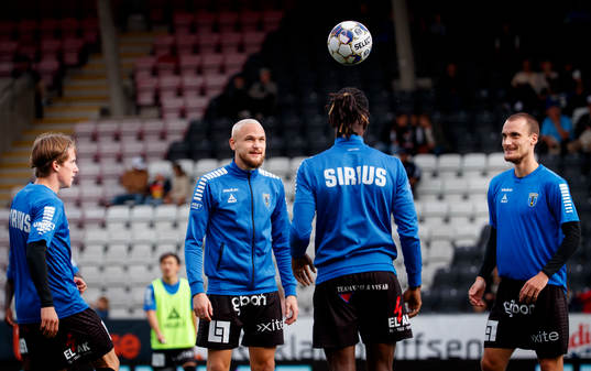 Sirius spelarna värmer upp