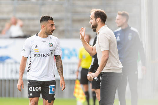 Örebros Jiloan Hamad och tränare Vitor Gazimba