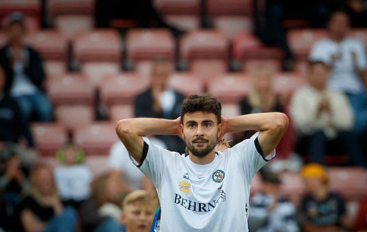 Örebros Deniz Hümmet deppar