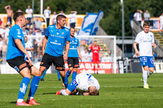 Halmstads Mikael Boman och IFK Norrköpings Marco Lund