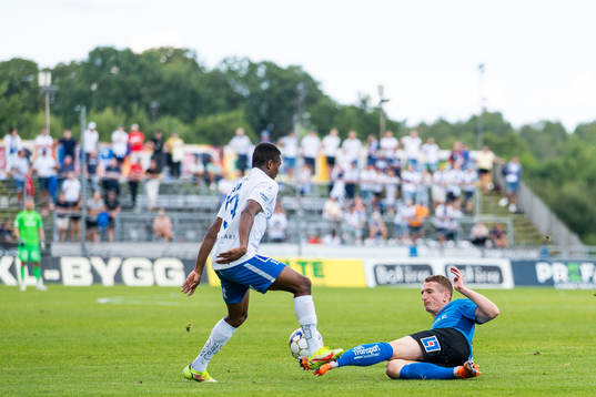 IFK Norrköpings Ishaq Abdulrazaq och Halmstads Andreas