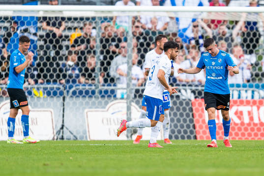 Halmstads Emil Tot Wikström deppar