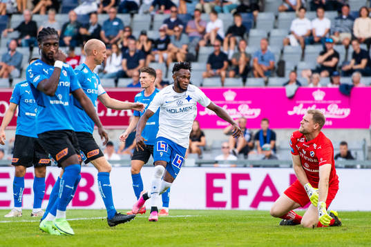 IFK Norrköpings Samuel Adegbenro jublar