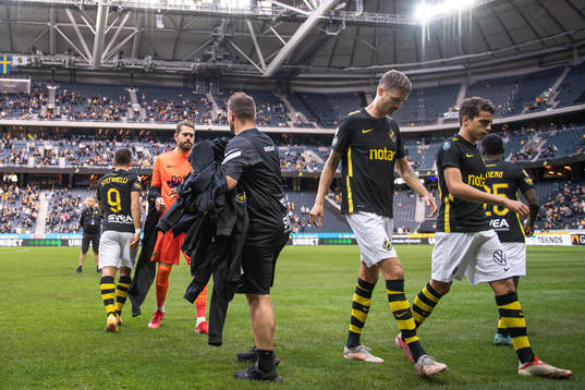 s målvakt Kristoffer Nordfeldt och Mikael Lustig