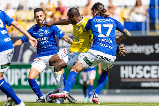 Falkenbergs Nsima Peter och Trelleborgs Isak Jönsson