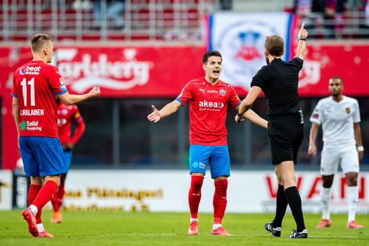 Helsingborgs Brandur Hendriksson Olsen reagerar mot domslut