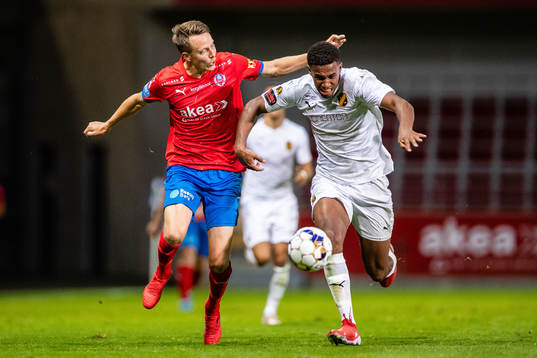 Helsingborgs Viktor Lundberg och Vasalunds Isak Hien