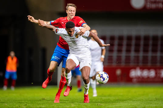 Helsingborgs Viktor Lundberg och Vasalunds Isak Hien