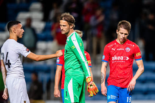 Vasalunds Adam Id Salem och Helsingborgs målvakt Anders