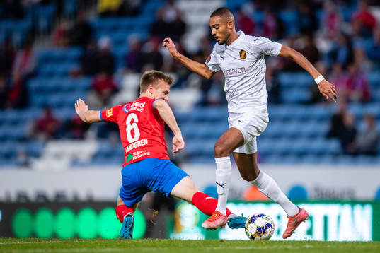 Helsingborgs Andreas Landgren och Vasalunds Isak Hien