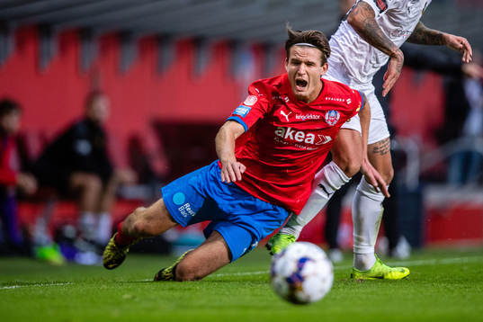 Helsingborgs Wilhelm Loeper faller i en duell