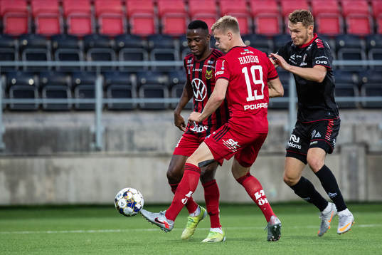 Östersunds Patrick Kpozo och Eirik Haugan mot Kalmars