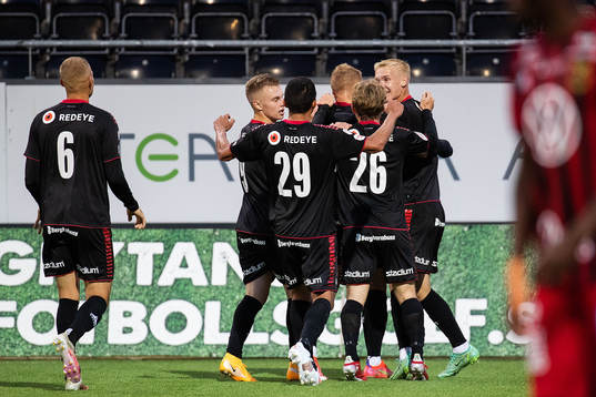 Kalmars Nils Fröling jublar