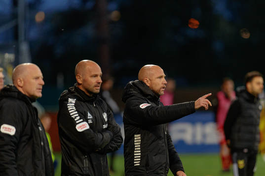 Kalmars tränare Henrik Rydström  reagerar