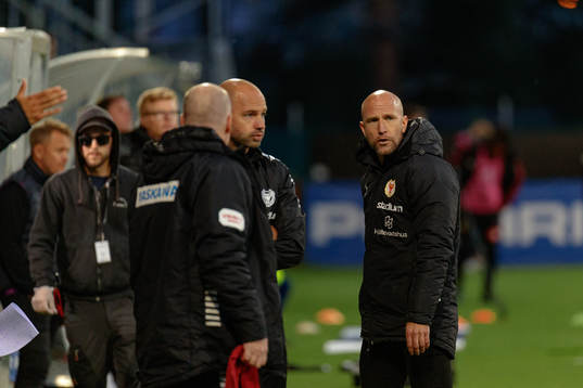 Kalmars tränare Henrik Rydström  reagerar