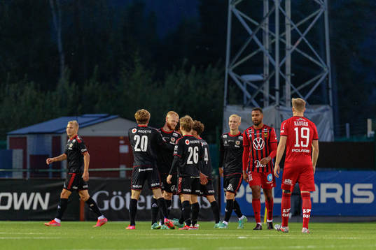 Kalmars spelare jublar