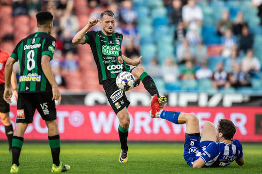 Varbergs Albert Ejupi och IFK Göteborgs Gustav Svensson