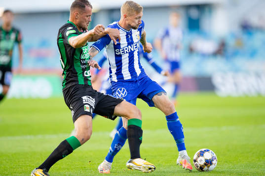 Varbergs Albert Ejupi och IFK Göteborgs Sebastian Eriksson