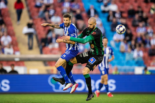 IFK Göteborgs Mattias Bjärsmyr och Varbergs Robin Simovic