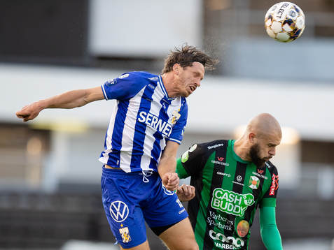 IFK Göteborgs Gustav Svensson och Varbergs Robin Simovic