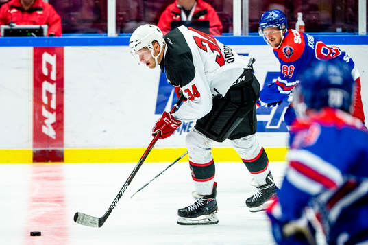 Malmö Redhawks Carl Söderberg mot Oskarshamns Patrik