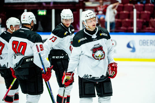 Malmö Redhawks Carl Söderberg jublar