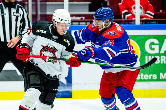 Malmö Redhawks Kalle Östman mot Oskarshamns Robin Norell