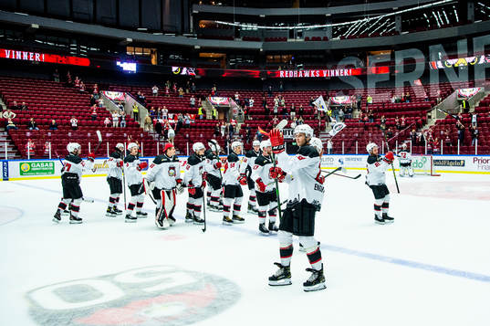 Malmö Redhawks spelare jublar