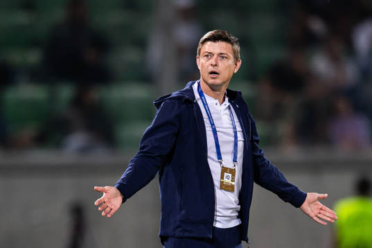 Jon Dahl Tomasson, head coach of Malmö FF reacts