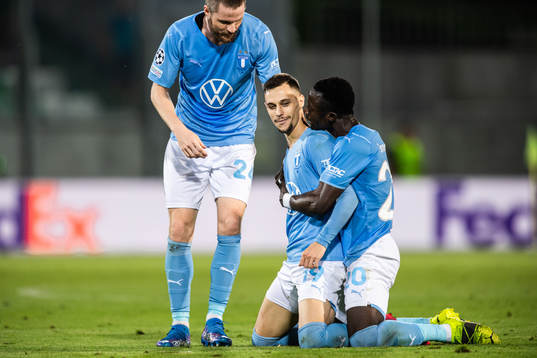 Veljko Birmancevic of Malmö FF celebrate the 1-1 goal with