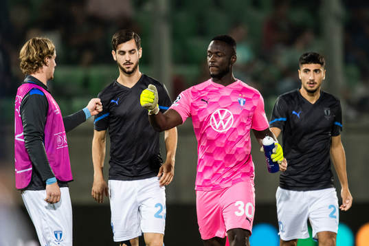 Goalkeeper Ismael Diawara of Malmö FF celebrate with