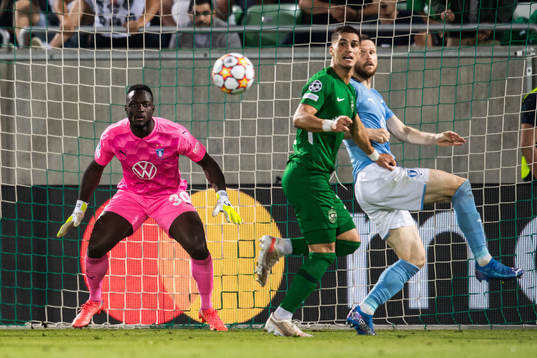 Goalkeeper Ismael Diawara of Malmö FF