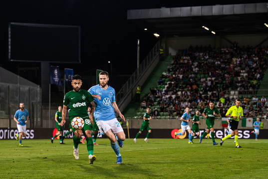 Wanderson Cristaldo Farias of Ludogorets and Lasse Nielsen
