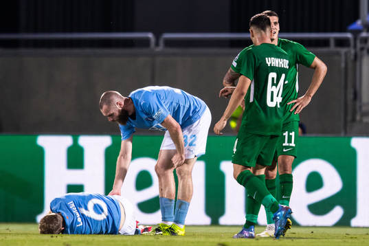 Oscar Lewicki of Malmö FF in pain