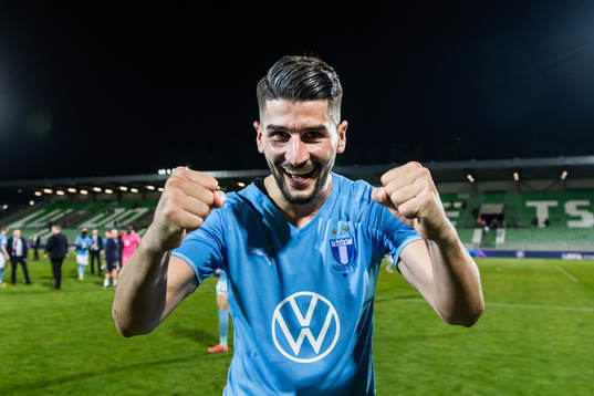 Antonio Colak of Malmö FF celebrate