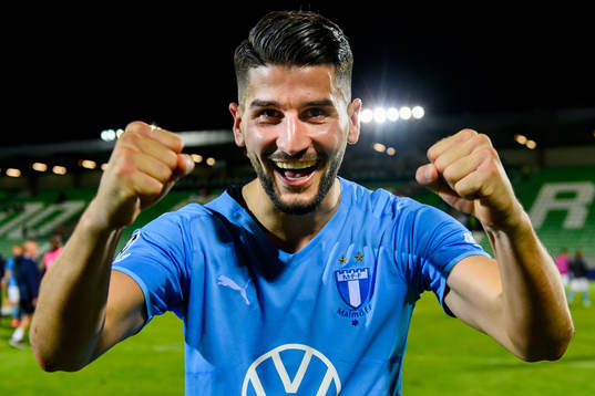 Antonio Colak of Malmö FF celebrate