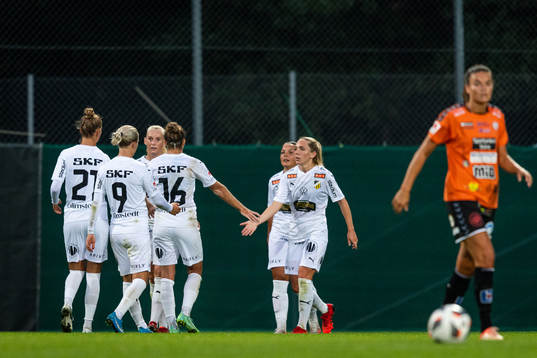 Häckens spelare jublar