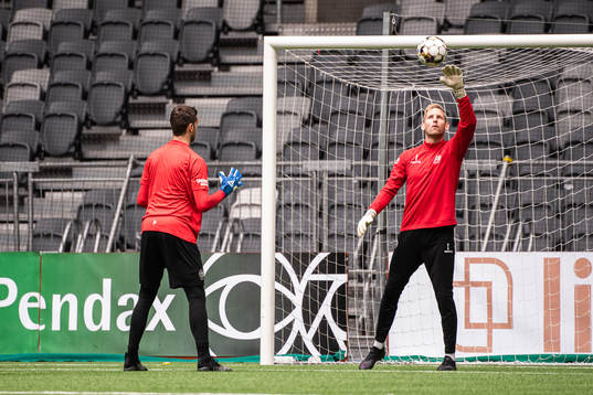 Goalkeeper Davor Blažević and goalkeeper David Ousted