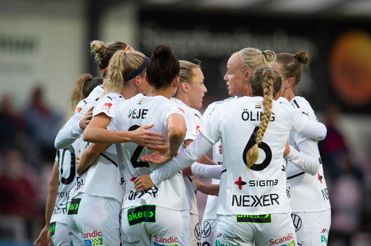 Rosengårds spelare jublar