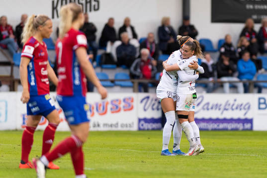 Rosengårds Sanne Troelsgaard och Jelena Cankovic jublar