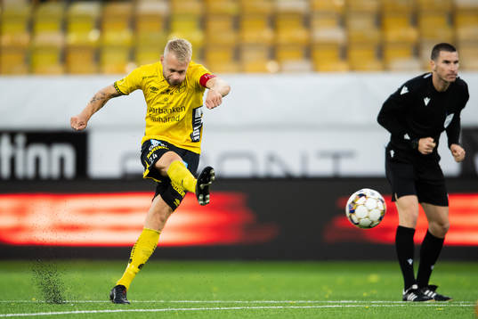 Johan Larsson of Elfsborg scores 1-0