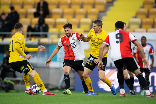 Orkun Kokcu of Feyenoord and André Rømer of Elfsborg