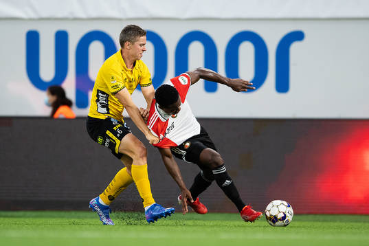 André Rømer of Elfsborg and Luis Sinisterra of Feyenoord