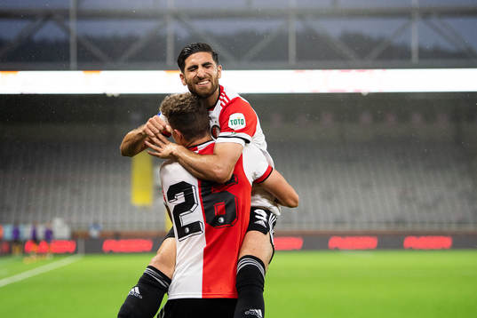 Guus Til and Alireza Jahanbakhsh of Feyenoord celebrate