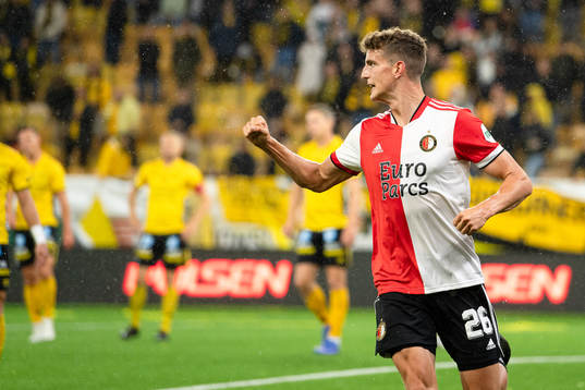 Guus Til of Feyenoord celebrates scoring 2-1