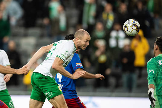 Jon Gudni Fjoluson of Hammarby scores 1-0