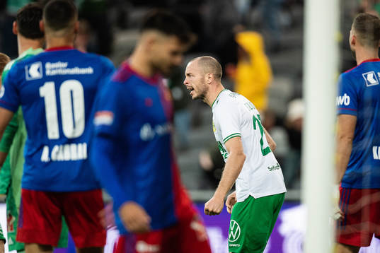Jon Gudni Fjoluson of Hammarby celebrates