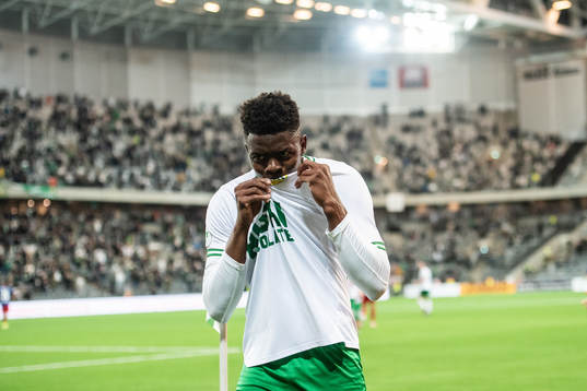 Aziz Mohammed Ouattara of Hammarby celebrates scoring 3-0