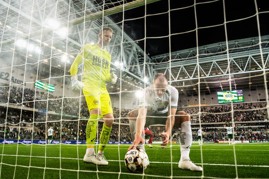 Goalkeeper David Ousted and Jon Gudni Fjoluson of Hammarby